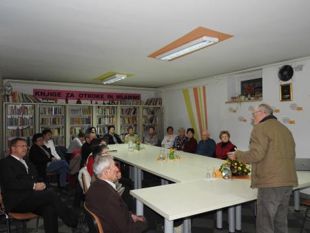 V prostorih Knjižnice in čitalnice Razkrižje je potekalo predavanje v okviru projekta SuhDan 9